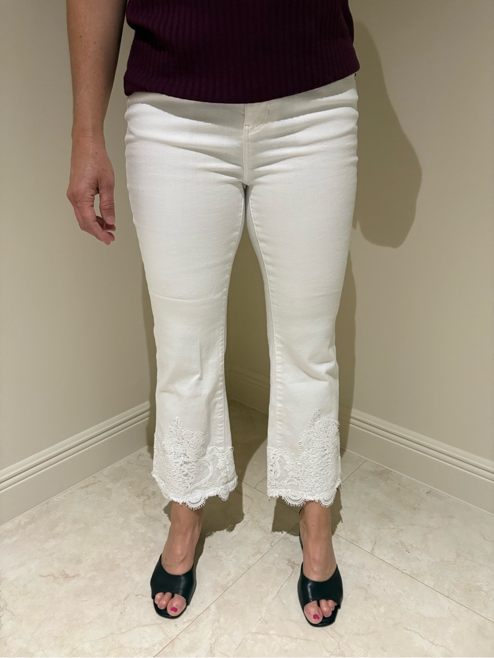 Liverpool L.A: hannah crop flare with lace hem 
color: bright white
ins: 25.5”